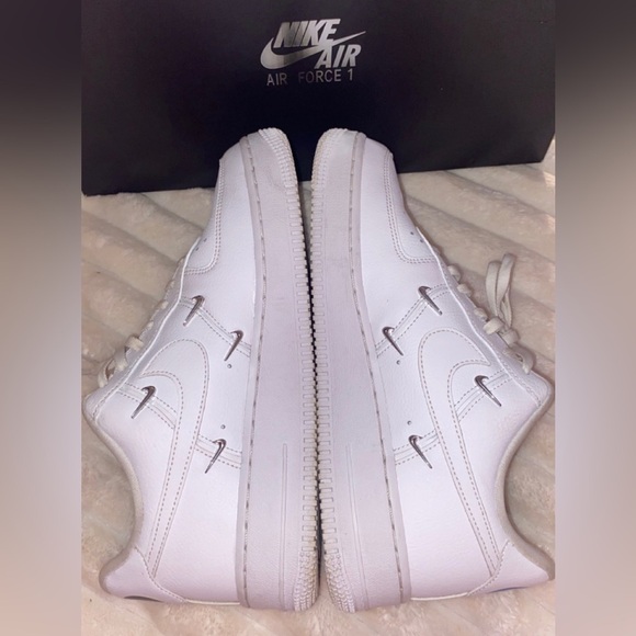 Nike Air Force 1 Low ‘07 LX White Sisterhood CT1990-100 Women’s 8.5 With Box - Picture 8 of 16